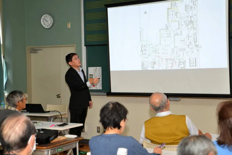 主催の歴史講座紹介ページに掲載された講義風景(参考写真)
