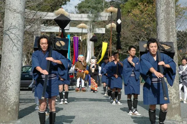 大己貴神社秋季大祭（おくんち）の公式案内に掲載された写真