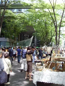 大江戸骨董市の公式案内に掲載された写真