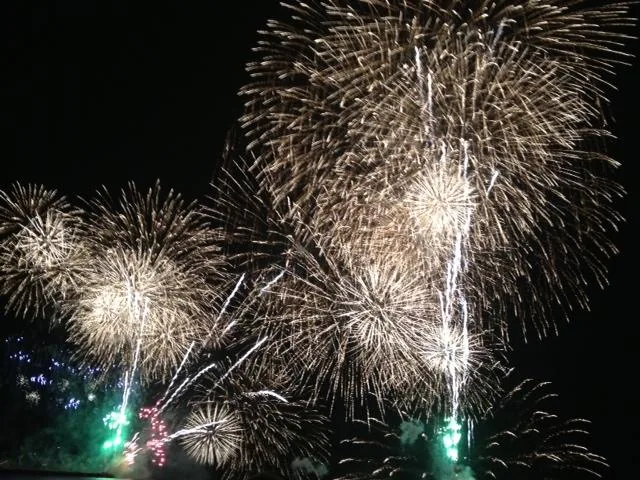 ふじさわ江の島花火大会の公式案内に掲載された写真