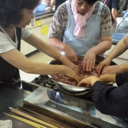 公式の今回案内に掲載された草木染めの写真（紹介写真）