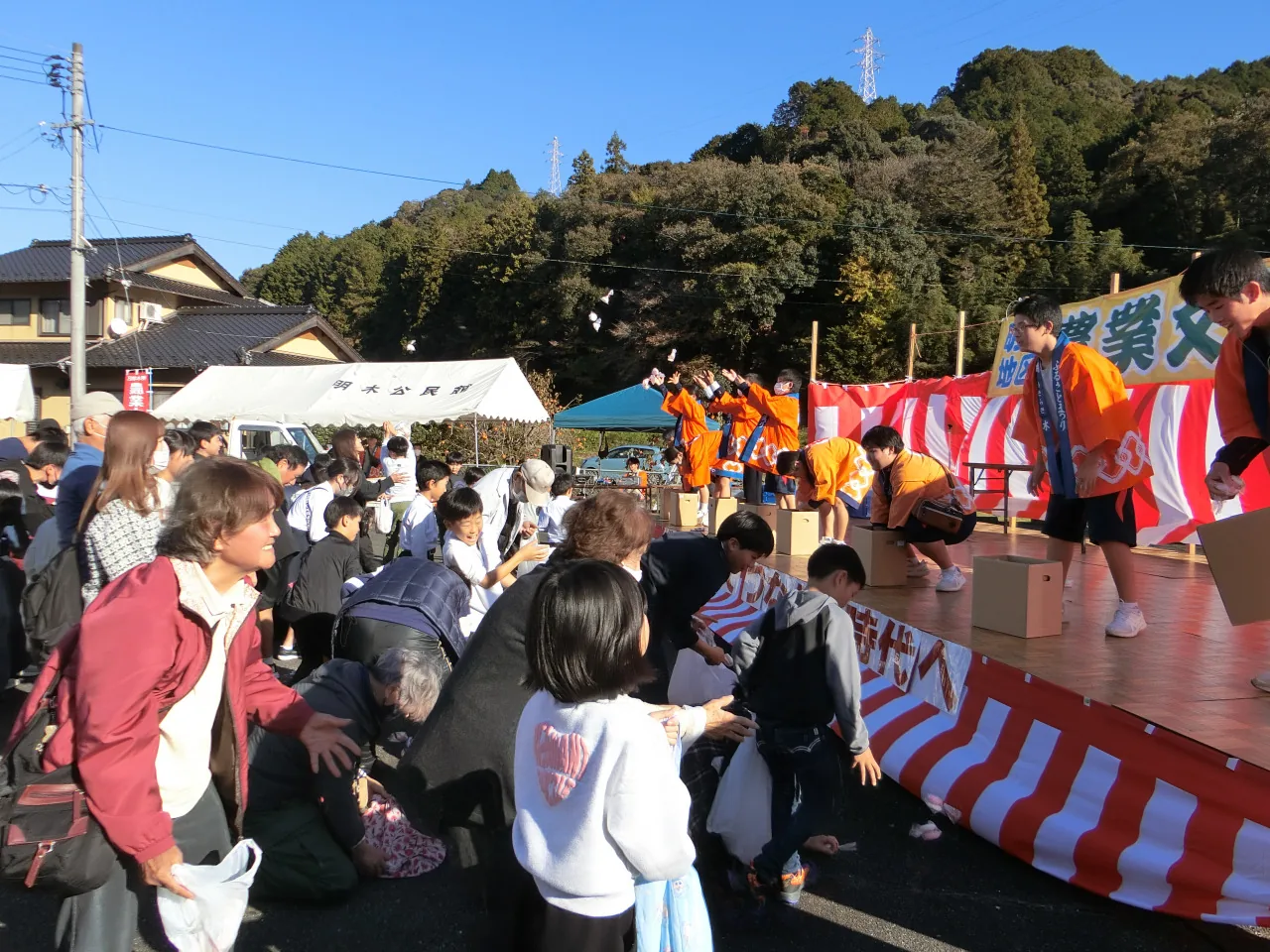 秋楽祭の公式案内に掲載された参考写真