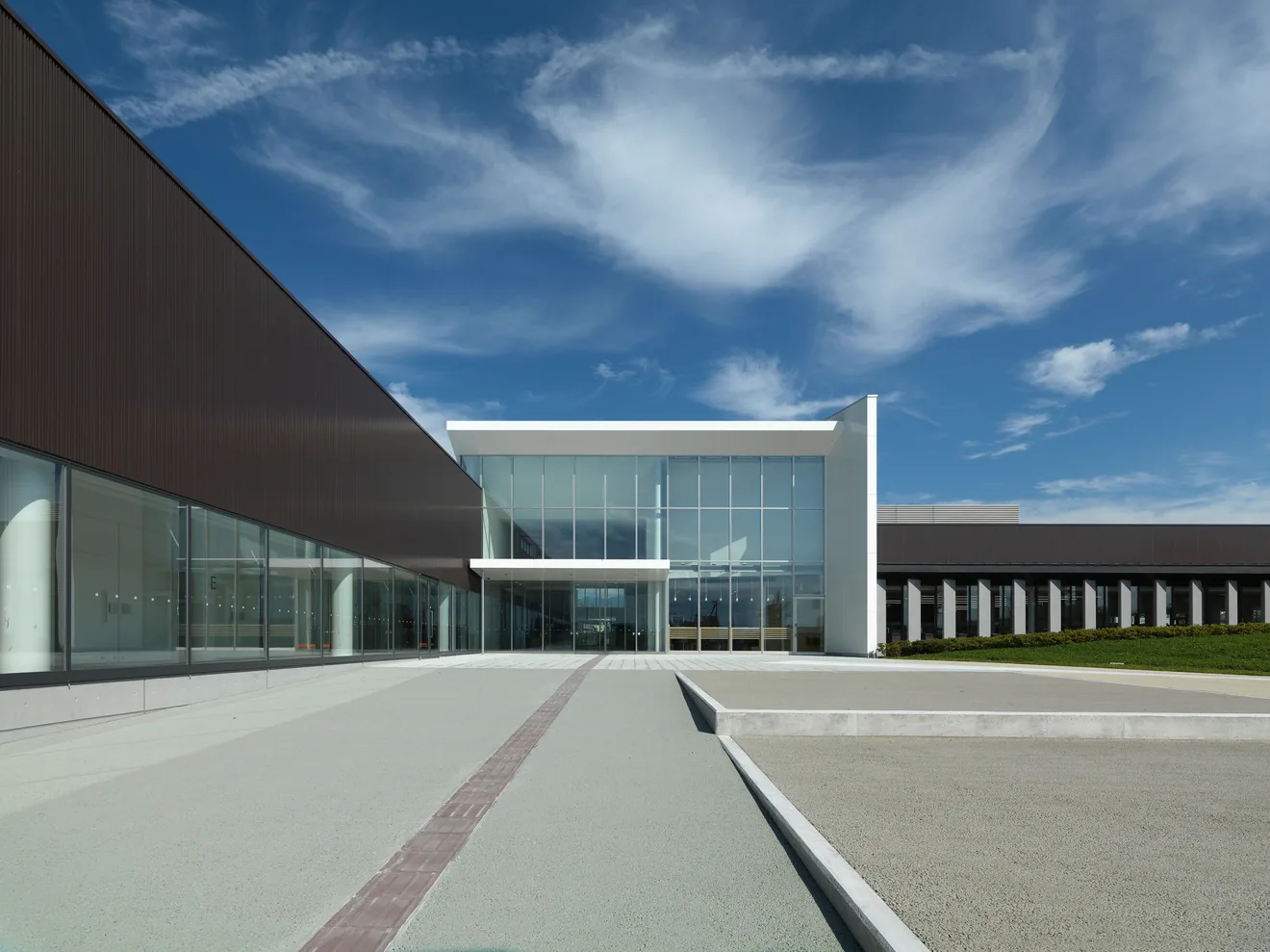 ひがしねウィンターフェスティバル2026 東桜学館アンサンブルコンサートの会場・まなびあテラス（公式参考写真）