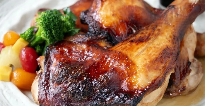 主催の「いのちのたべかた　近江黒鶏を丸ごと１羽使ったローストチキン」案内に掲載された参考写真