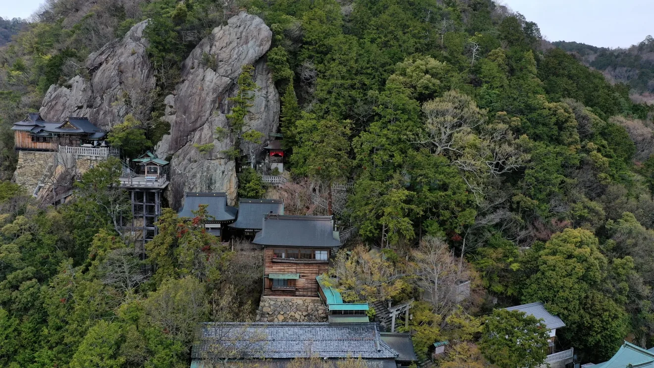 縁結びイベントの会場・太郎坊宮の全景写真