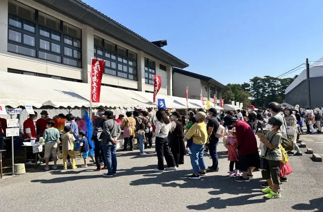 しょうない秋まつりの公式案内に掲載された写真