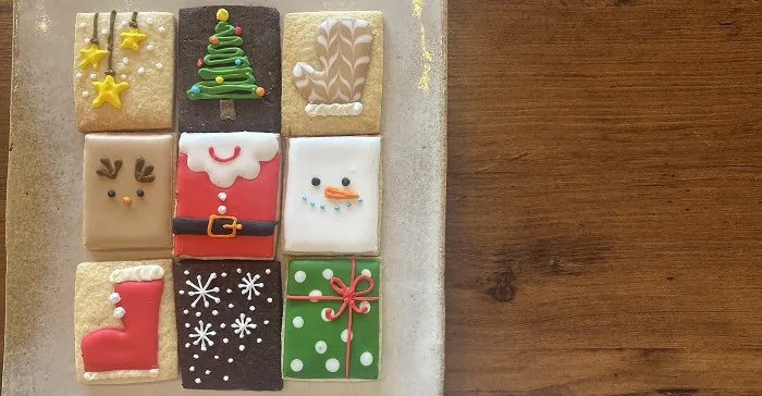 主催の「アイシングクッキーでクリスマスアドベントカレンダー作りとツバメカフェのクリスマスクレープセット」案内に掲載された参考写真