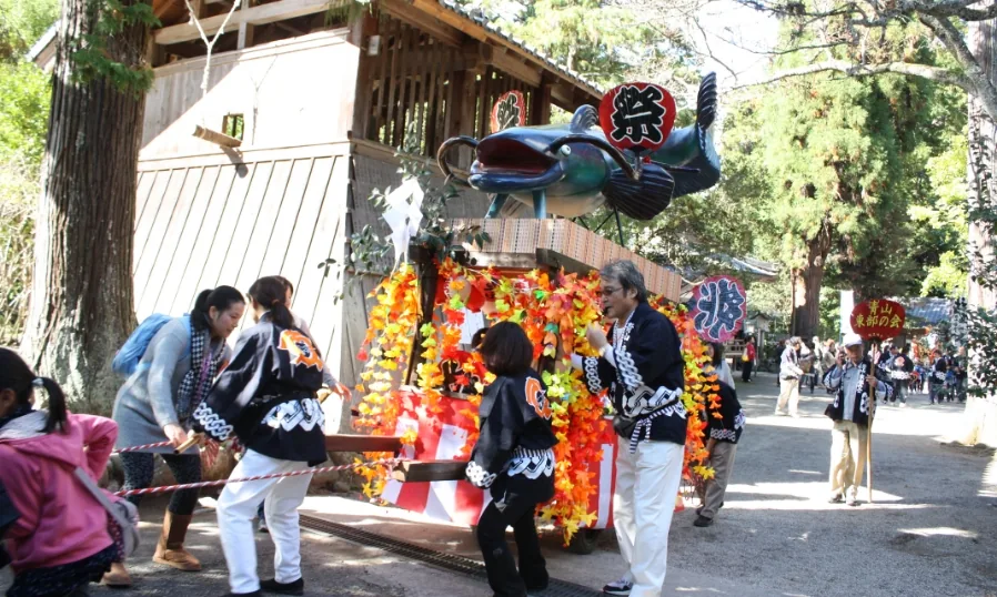 地域の当年例祭案内に掲載されている、大村神社の祭りの参考写真