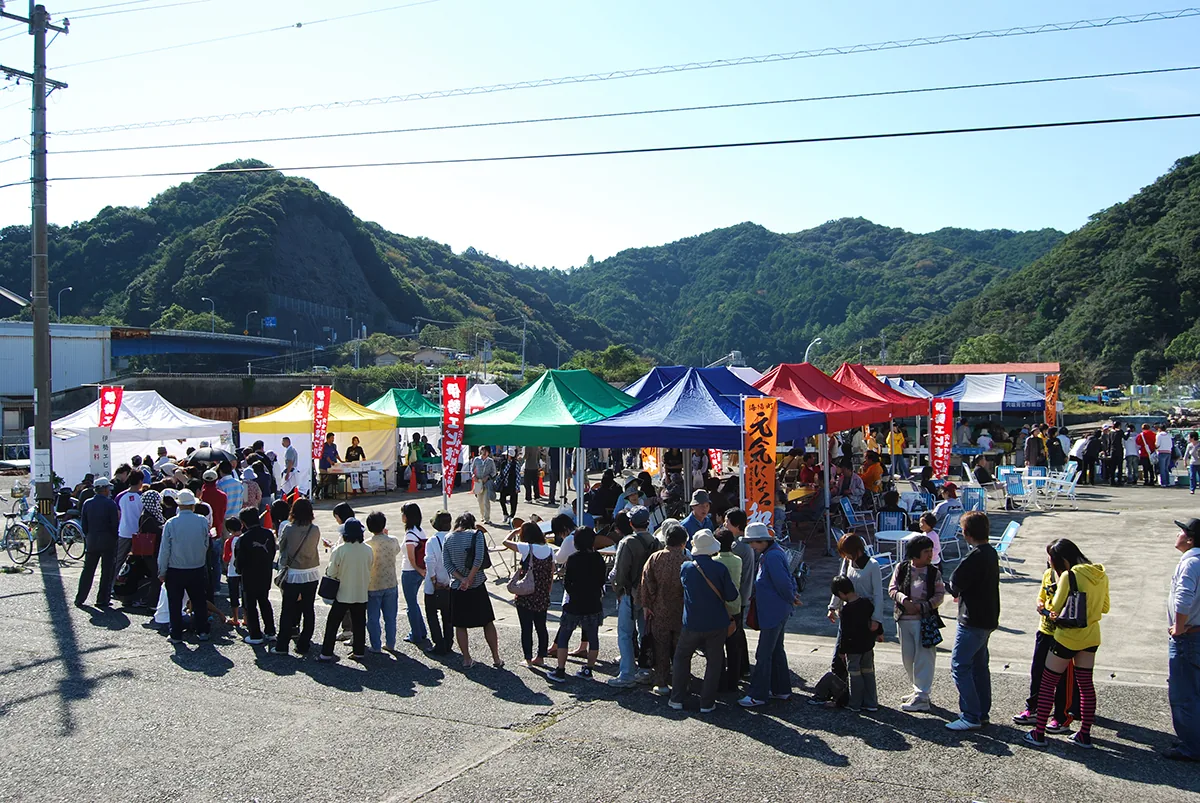 海陽伊勢エビ祭りの過去の会場風景