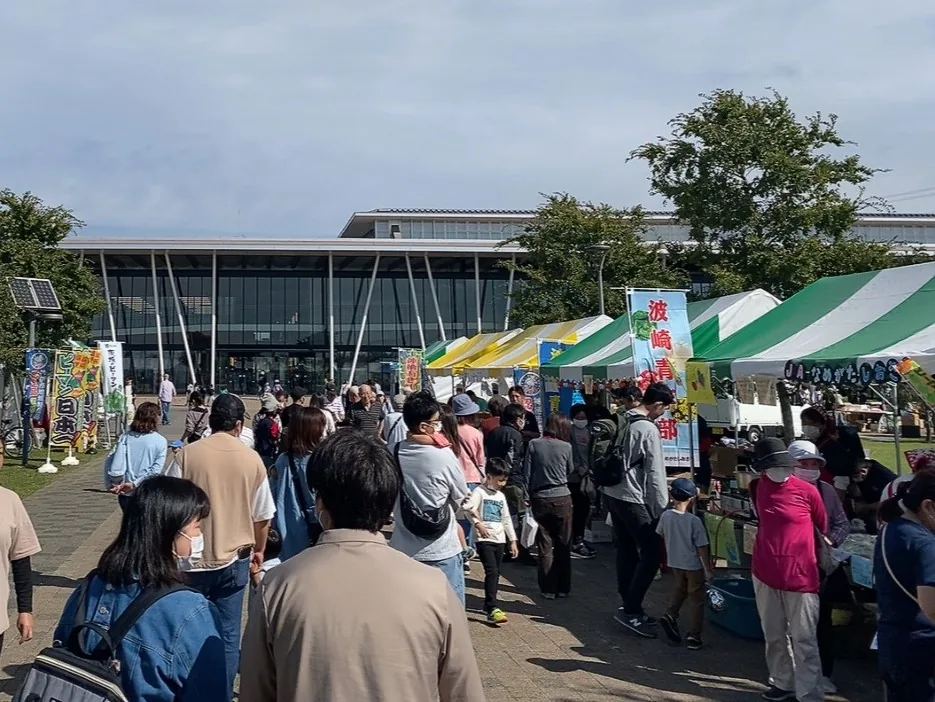 かみすフェスタの出店風景（当年公式紹介に使う過去参考写真）