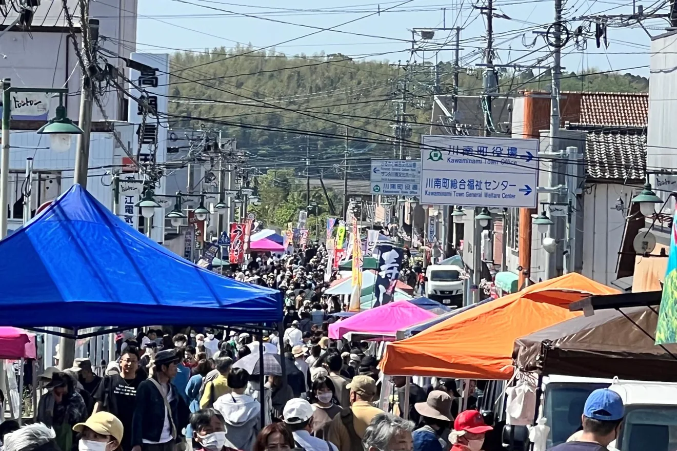 トロントロン軽トラ市の県観光公式掲載写真