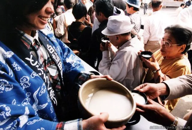どぶろく祭りの公式案内に掲載された写真