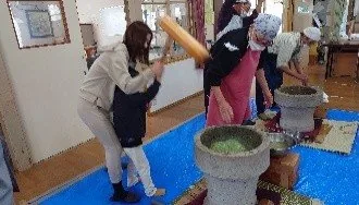 親子で餅つきを楽しもうの公式案内に掲載された写真