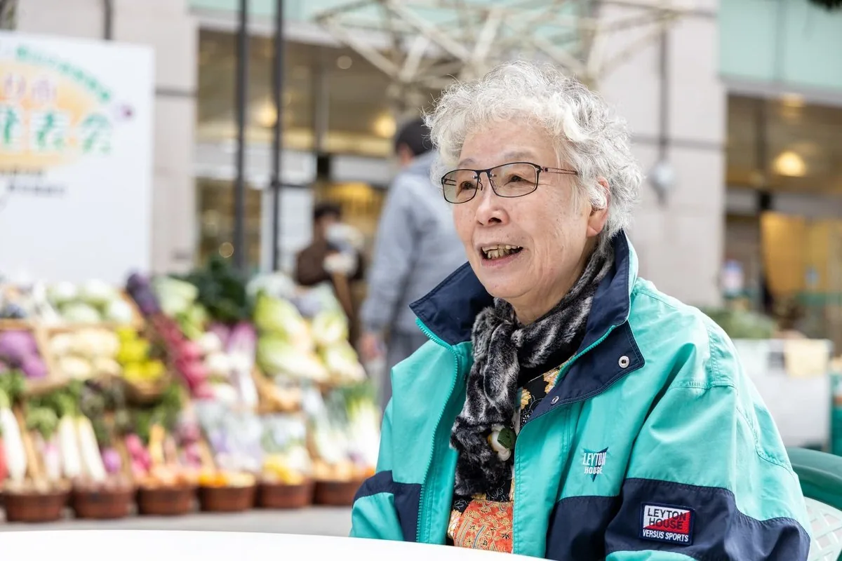 あぐり市の農産物販売と出店農家の様子（公式案内の参考写真）