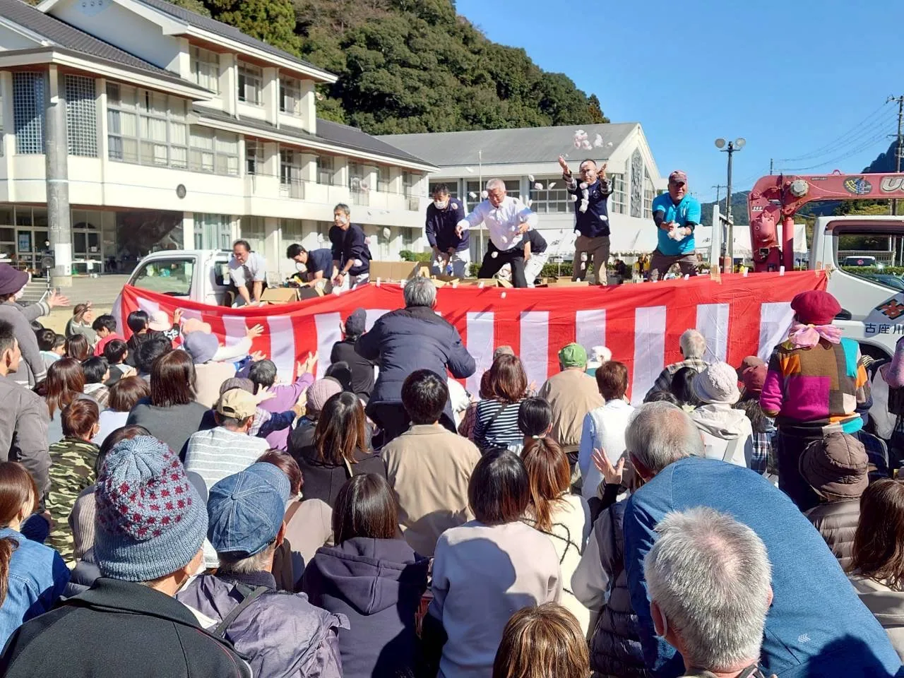 第37回古座川の秋まつりの公式案内に掲載された参考写真