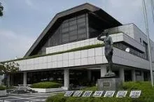 催しの会場となる草津市立図書館の外観