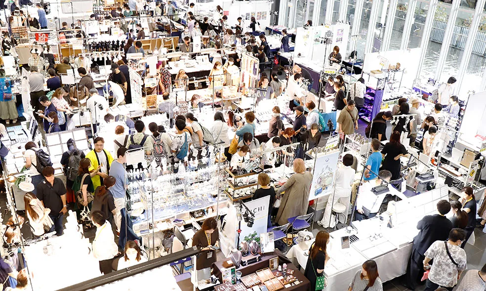 ミネラルマルシェ公式の鉱物・宝石展示会場の参考写真