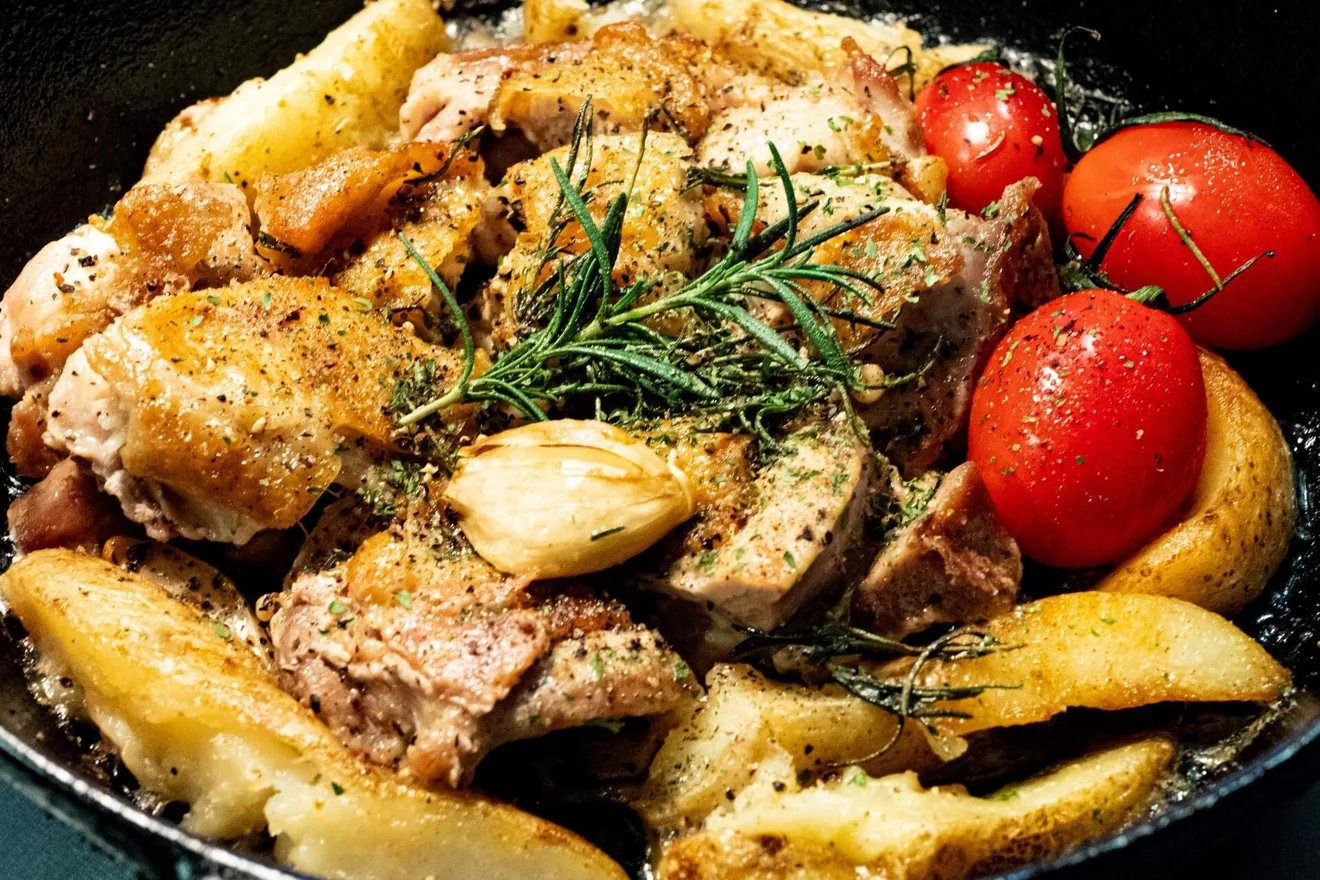 イタリア料理「骨付きチキンと自家製ラザニア」の今回の主催告知に使われた料理・作品の参考画像