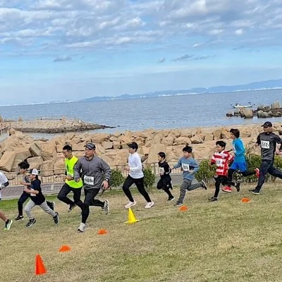 主催者の今回案内に掲載された過去の海辺のクロスカントリー風景