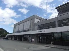 第62回 村山市芸術祭書道展の会場・村山市民会館の外観（市公式参考写真）
