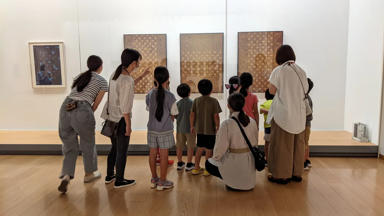 まるっと美術館ツアー「ながーく守る美術館」の案内に掲載された紹介写真