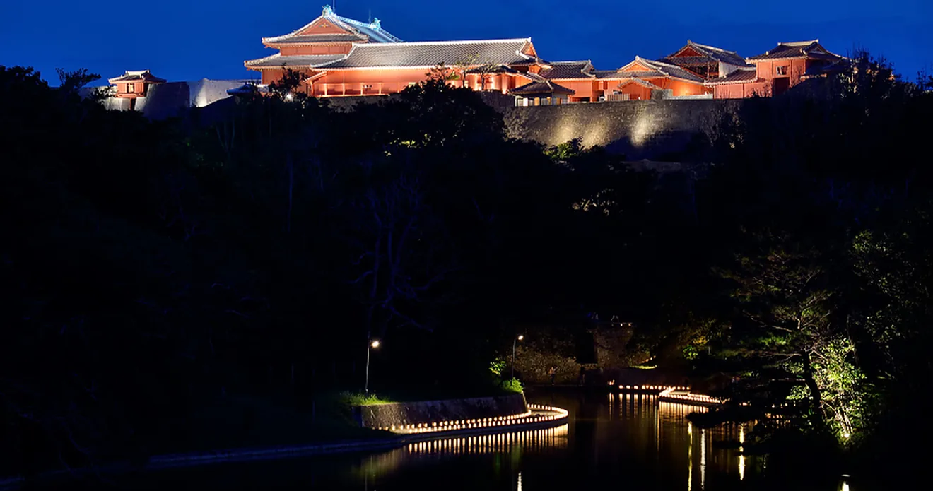 主催のOkinawa Open Days 2026の案内に使われる首里城の夜景