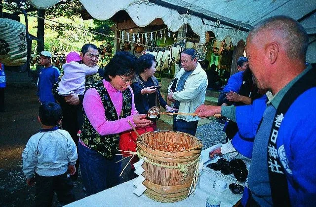 どぶろくまつりの公式案内に掲載された写真
