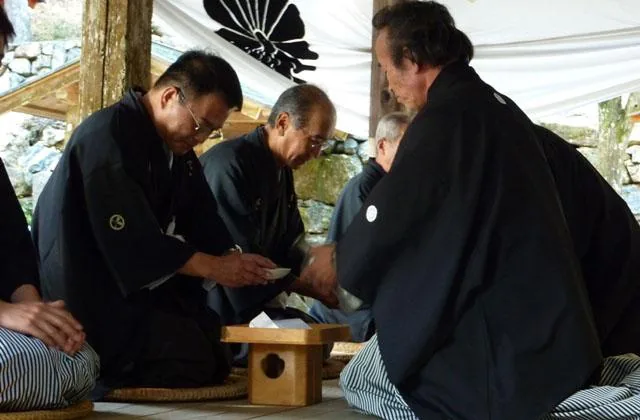 夫婦神事の公式案内に掲載された写真