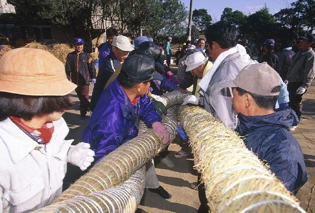 豊後二見ヶ浦しめ縄張り替えの公式案内に掲載された写真