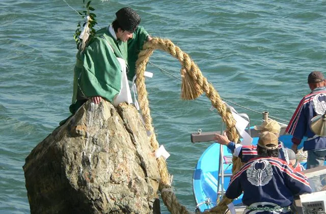しめなわ祭の公式案内に掲載された写真
