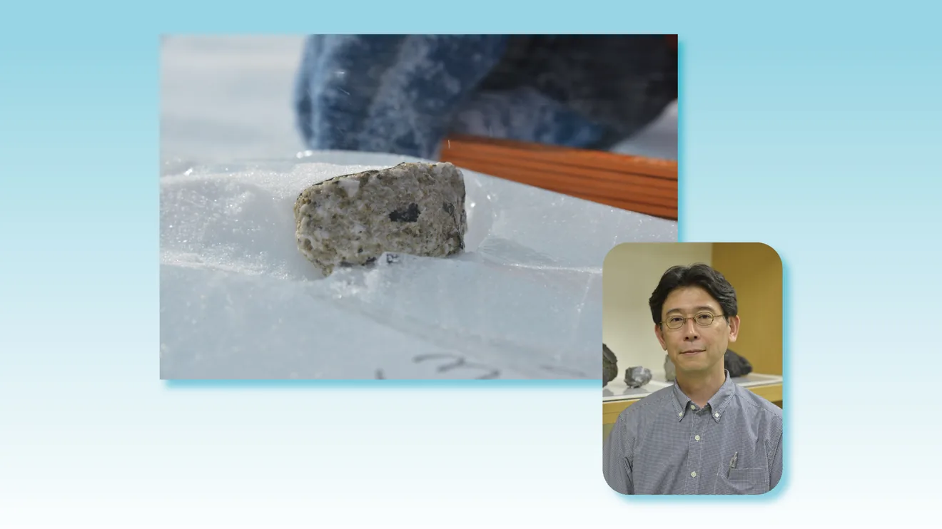 隕石と講師の山口亮さんを紹介する写真