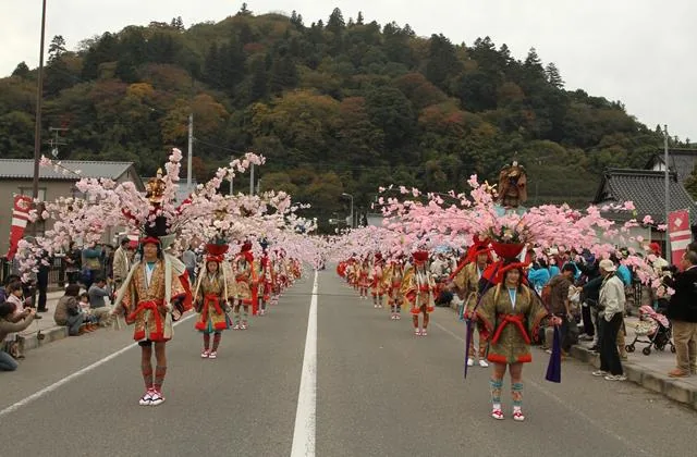 お通りの公式案内に掲載された写真