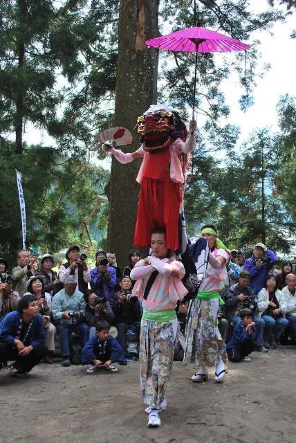 門僕神社の獅子舞(郷土芸能発表会)の公式案内に掲載された写真