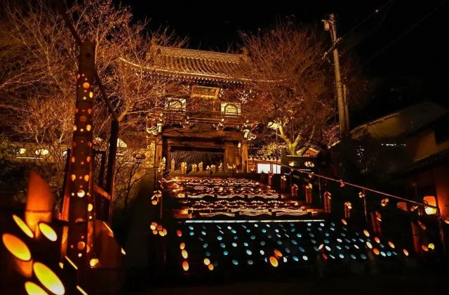 町並み竹灯り－たけはら憧憬の路－の公式案内に掲載された写真