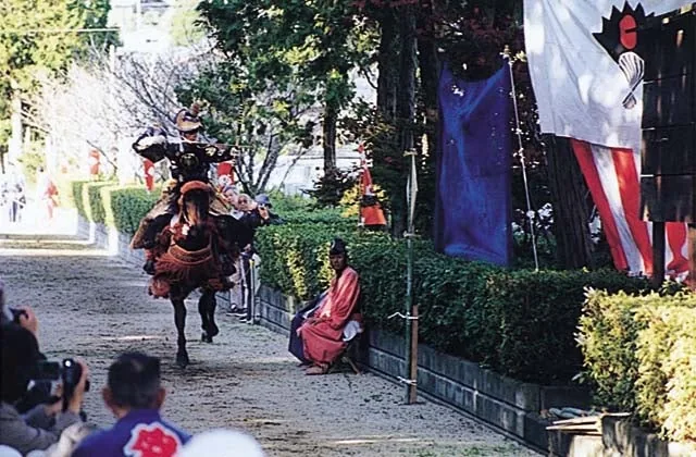 流鏑馬（黒髪神社お供日）の公式案内に掲載された写真