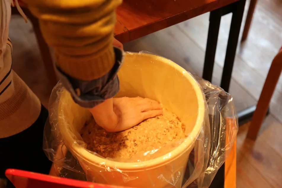 今回の食の学校「味噌作り」の公式案内に掲載された参考写真