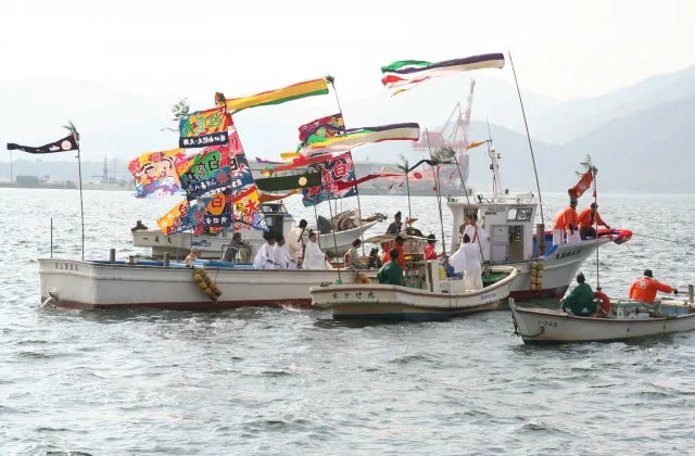 御船遊管絃祭の公式案内に掲載された写真