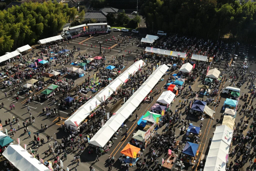 第34回うしくWaiワイまつりの公式ページが掲載する過去の会場風景