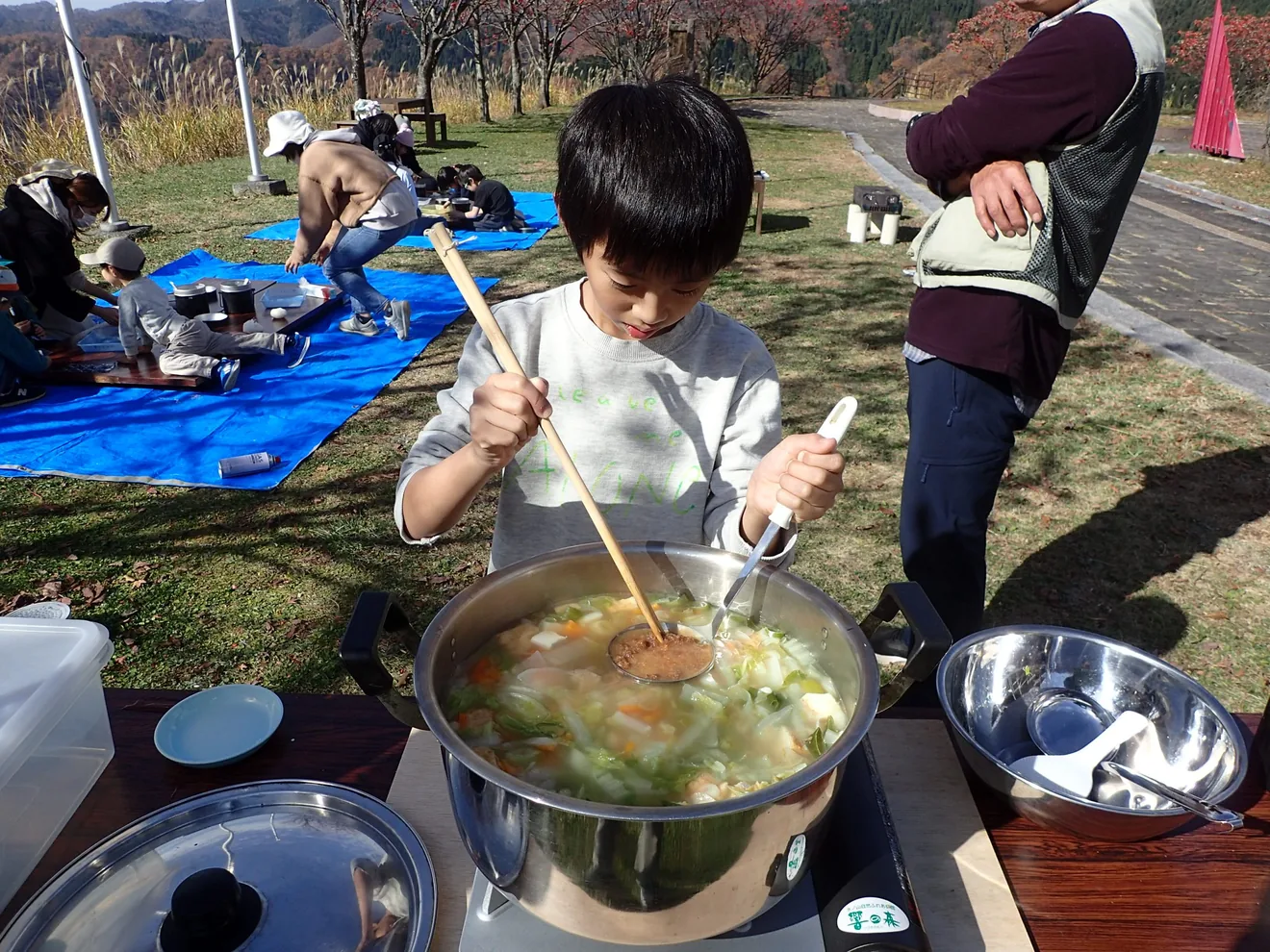響の森の今回の告知で紹介する野外料理の様子