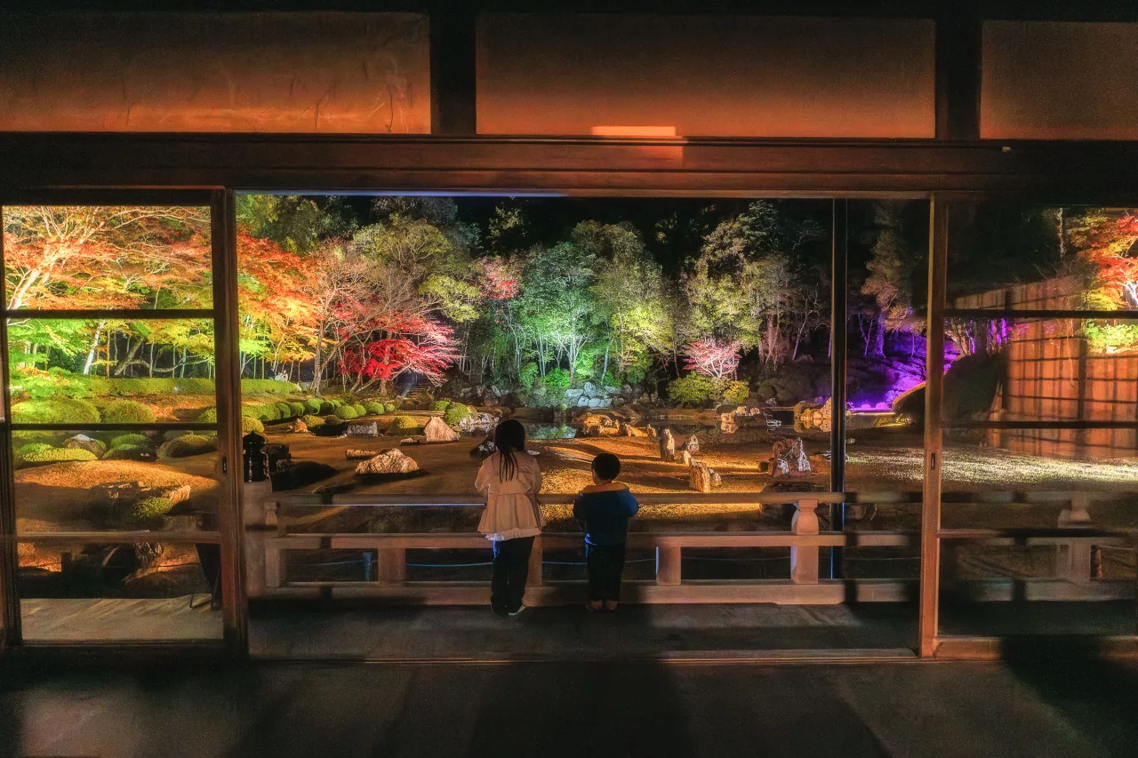 重要文化財「絹本著色雪舟等楊像」特別展示 の公式案内に掲載された参考写真